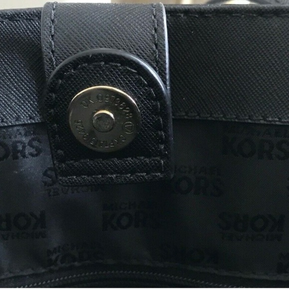 MICHAEL KORS BLACK TOTE BAG - Picture 7 of 8